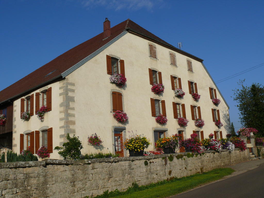 Bed and Breakfast Le P'Tit Bonheur Chilly-sur-Salins Экстерьер фото